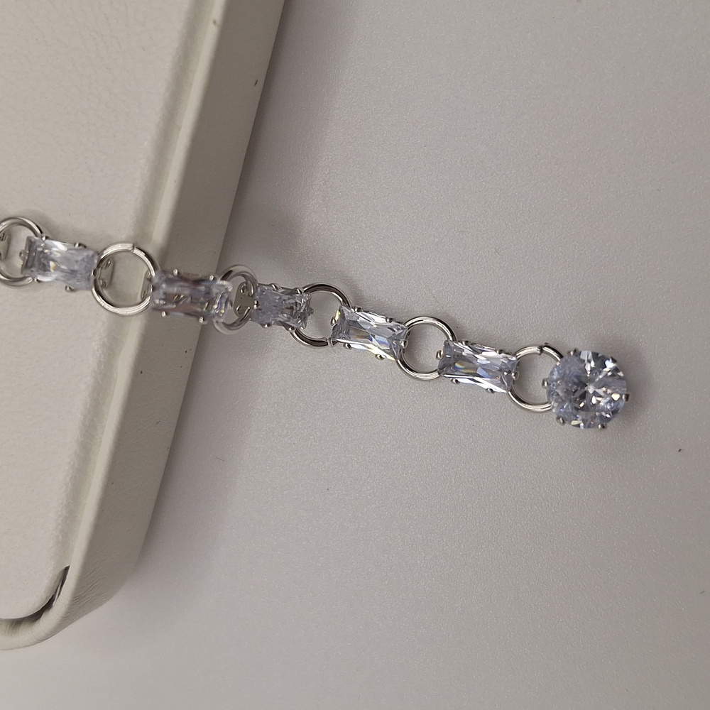 Boxed Swarovski Crystal Y-Drop Necklace – Nwt - Picture 8 of 8